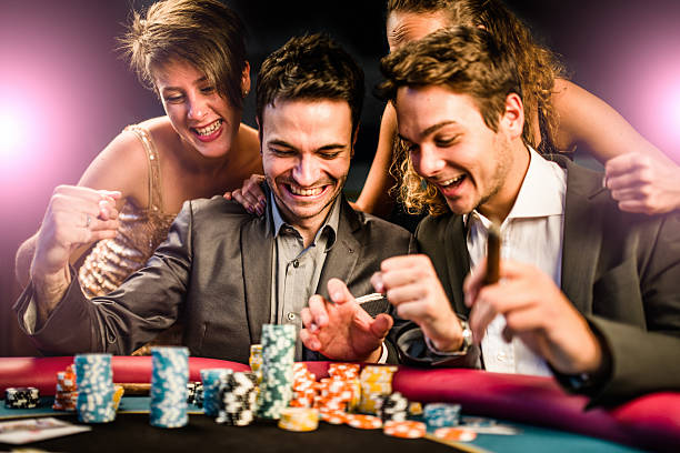 Walkthrough of live-dealer table selection, betting, and hand settlement
